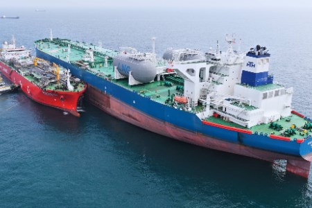 CLPe and CNOOC achieve VLCC LNG bunkering operation in Hong Kong waters