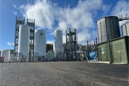 SUBLIME Energie liquefies biogas directly on the farm